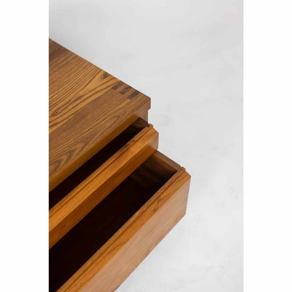 Pierre Chapo. Commode basse en orme blond. Circa 1970. LS64923507P 14
