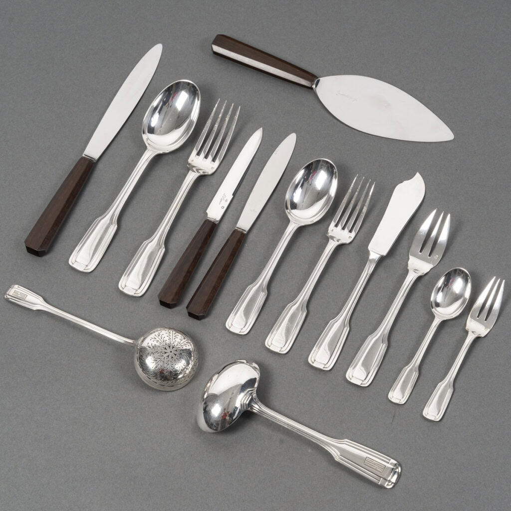 FOUQUET LAPAR – Ménagère de couverts 147 Pièces argent massif Art Déco vers 1930 4