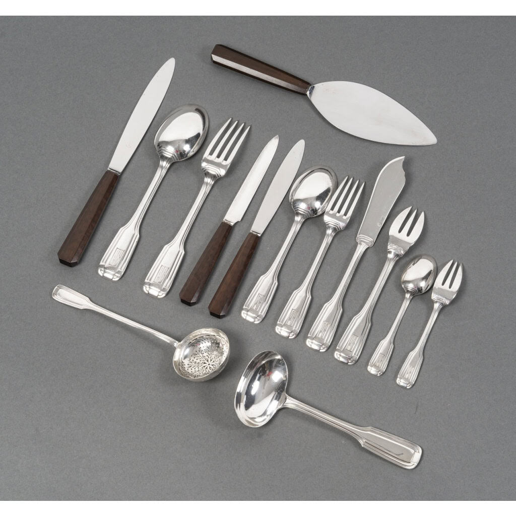 FOUQUET LAPAR – Ménagère de couverts 147 Pièces argent massif Art Déco vers 1930 11