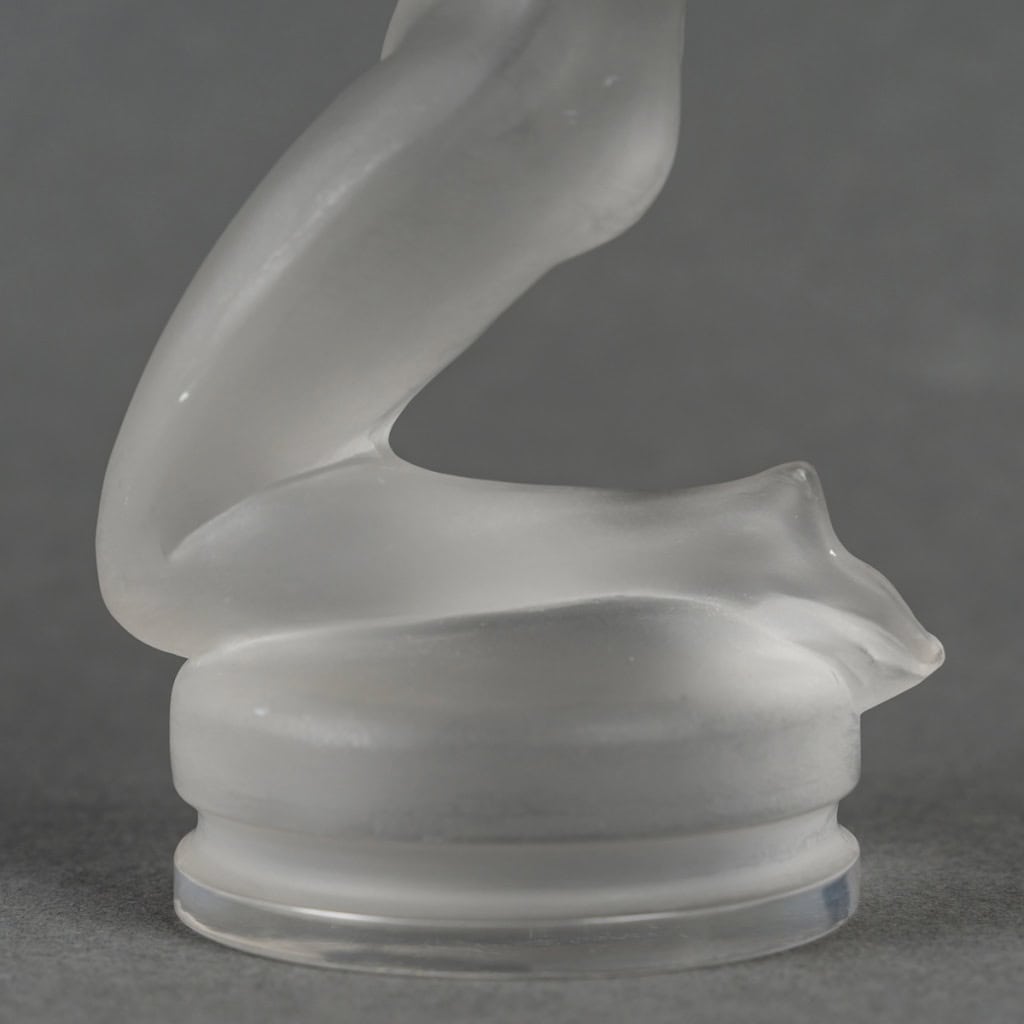 1931 René Lalique – Mascotte Automobile Chrysis Verre Blanc 9