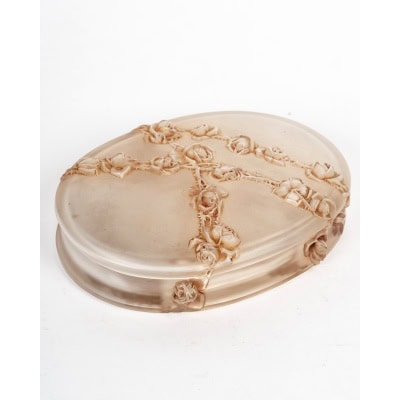 1913 René Lalique – Boîte Roses en Relief Verre Blanc Patiné Sépia