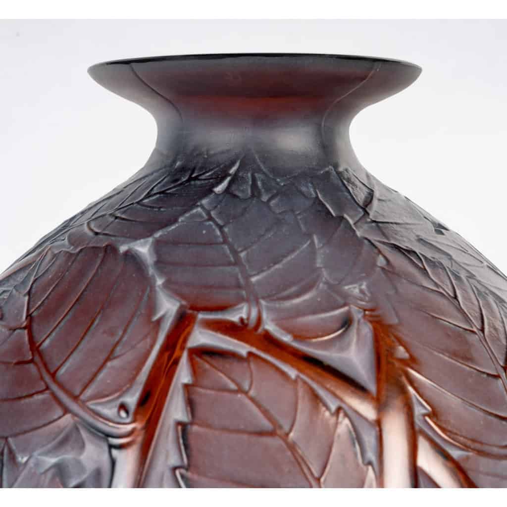 1929 René Lalique – Vase Milan Verre Rouge Ambré Patiné Blanc 6