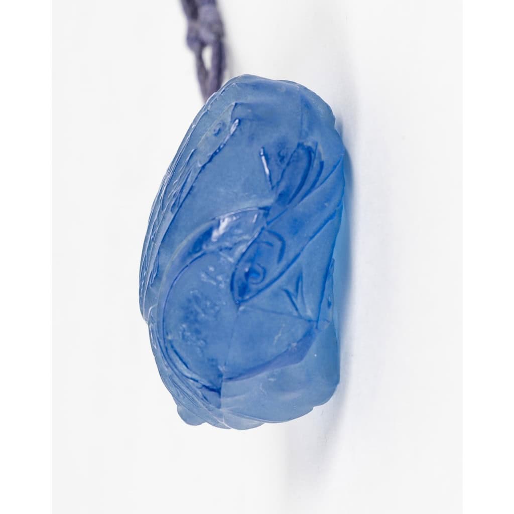 1912 René Lalique – Pendentif Poissons Verre Bleu Patiné Blanc 8