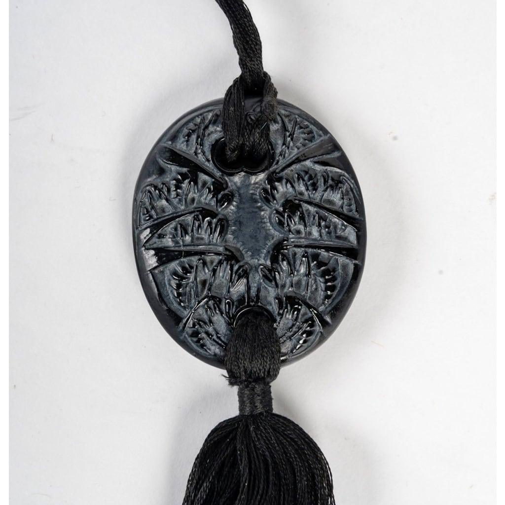 1920 René Lalique – Pendentif Guêpes Verre Noir Patiné Blanc 3