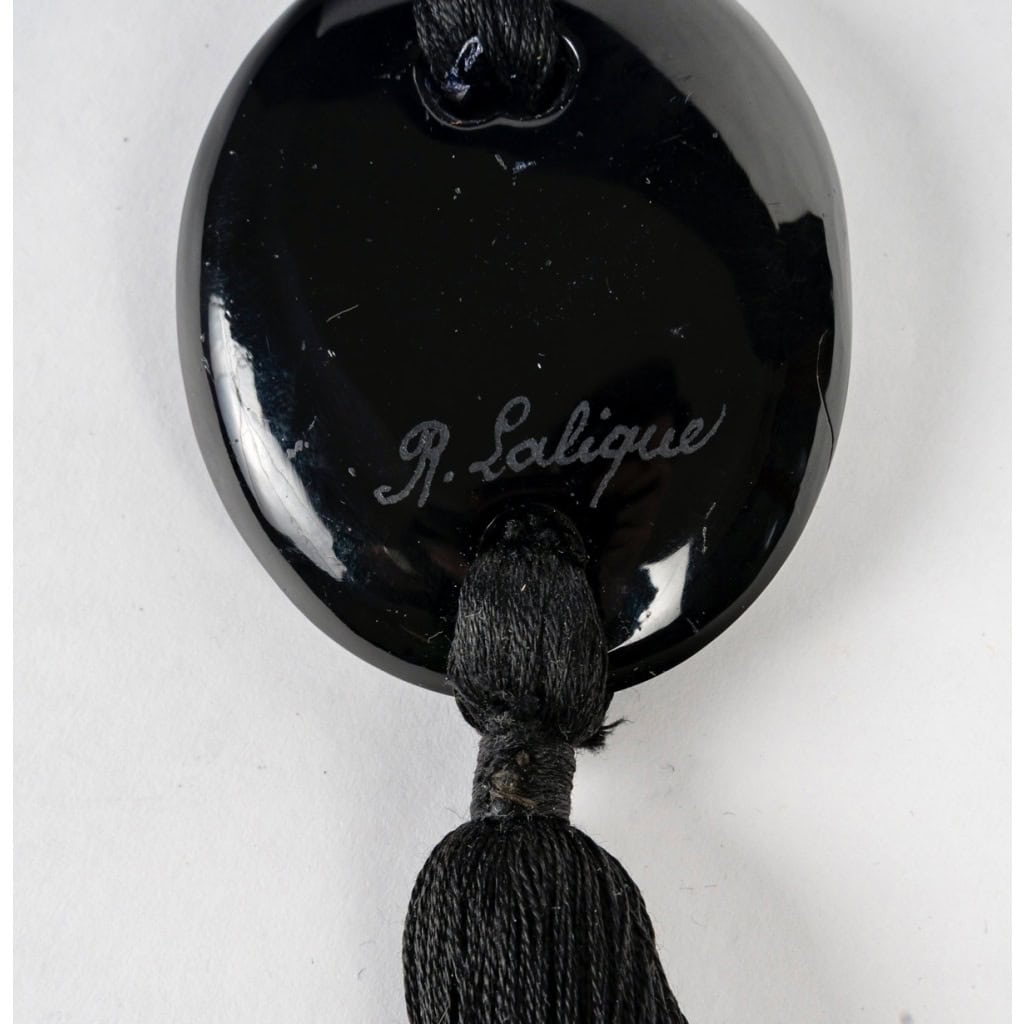 1920 René Lalique – Pendentif Guêpes Verre Noir Patiné Blanc 7