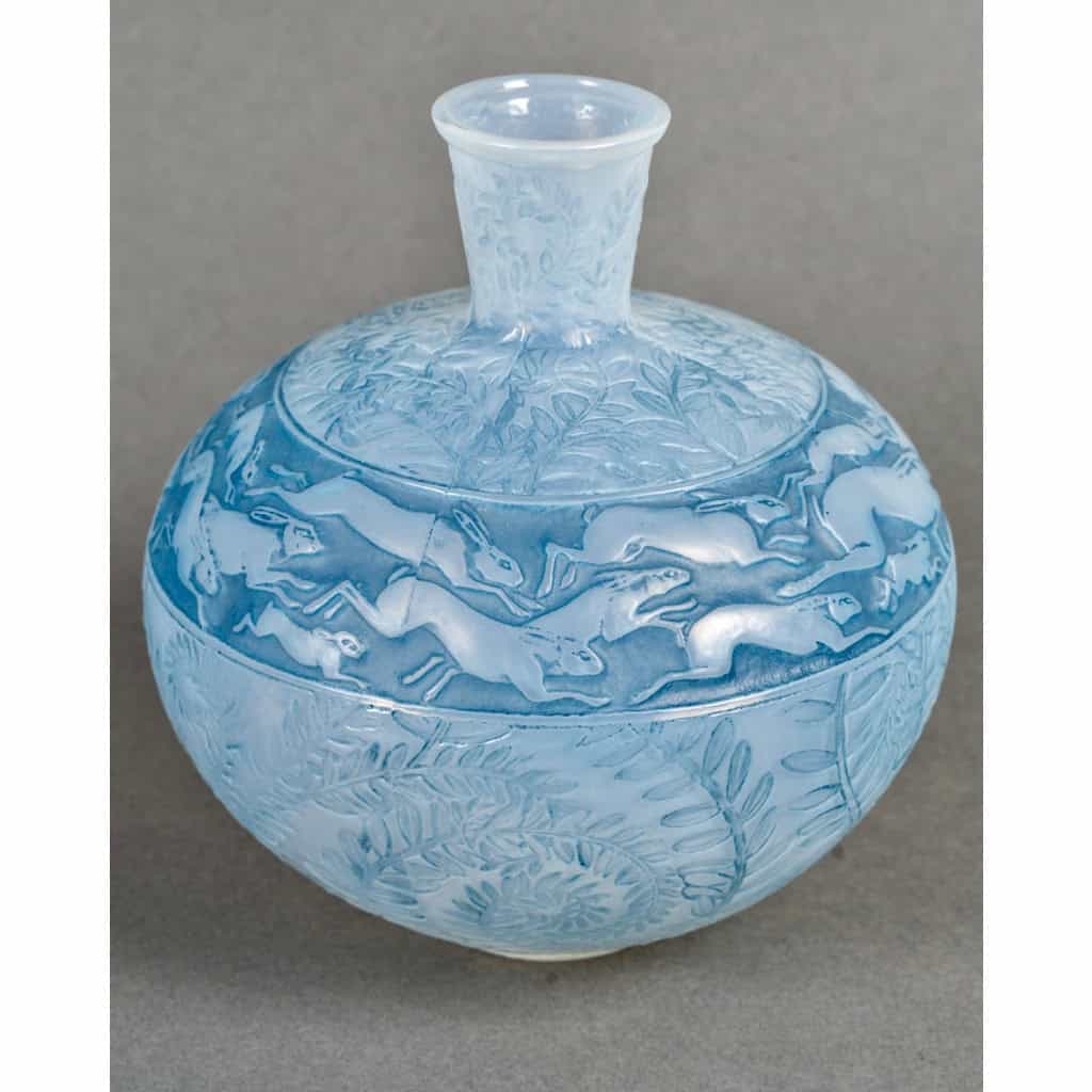 1923 René Lalique – Vase Lièvres Verre Opalescent Patiné Bleu 5