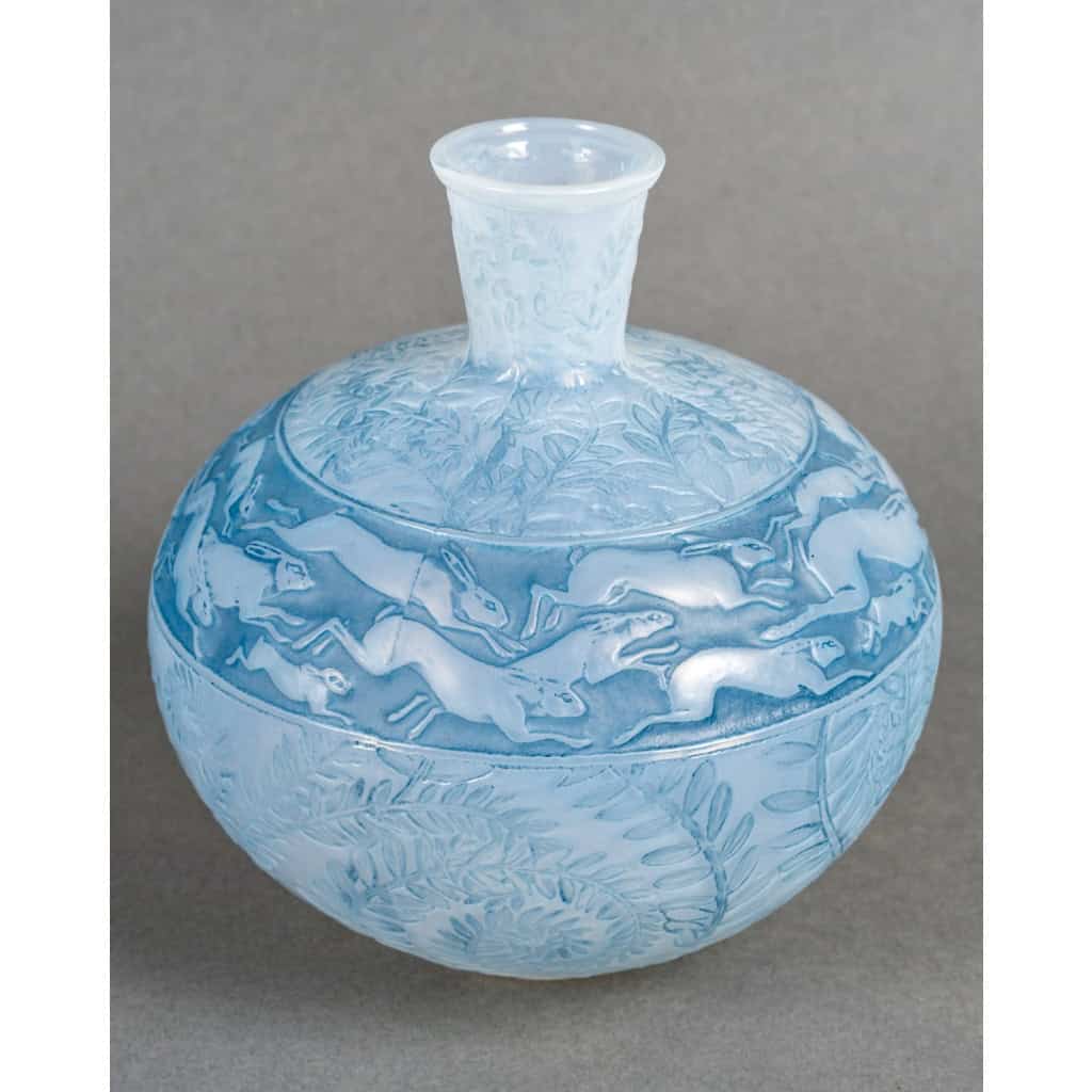 1923 René Lalique – Vase Lièvres Verre Opalescent Patiné Bleu 6