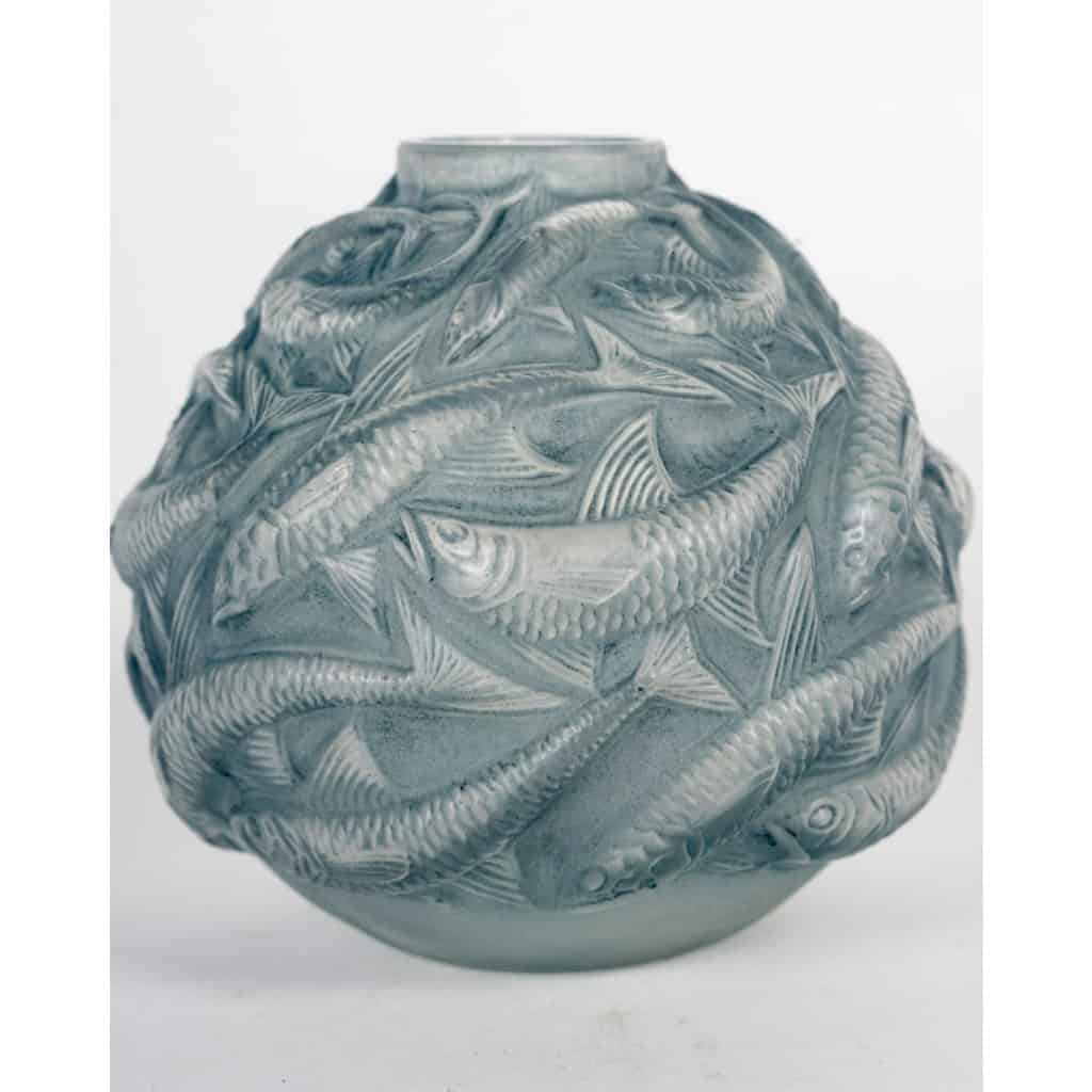 1927 René Lalique – Vase Oléron verre blanc patiné bleu 5