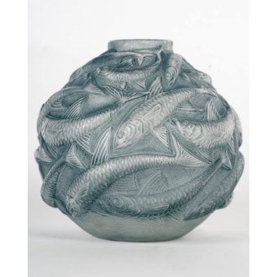 1927 René Lalique – Vase Oléron verre blanc patiné bleu