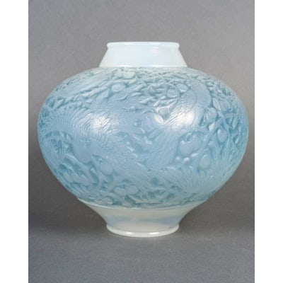 1924 René Lalique – Vase Aras Verre Opalescent Patiné Bleu