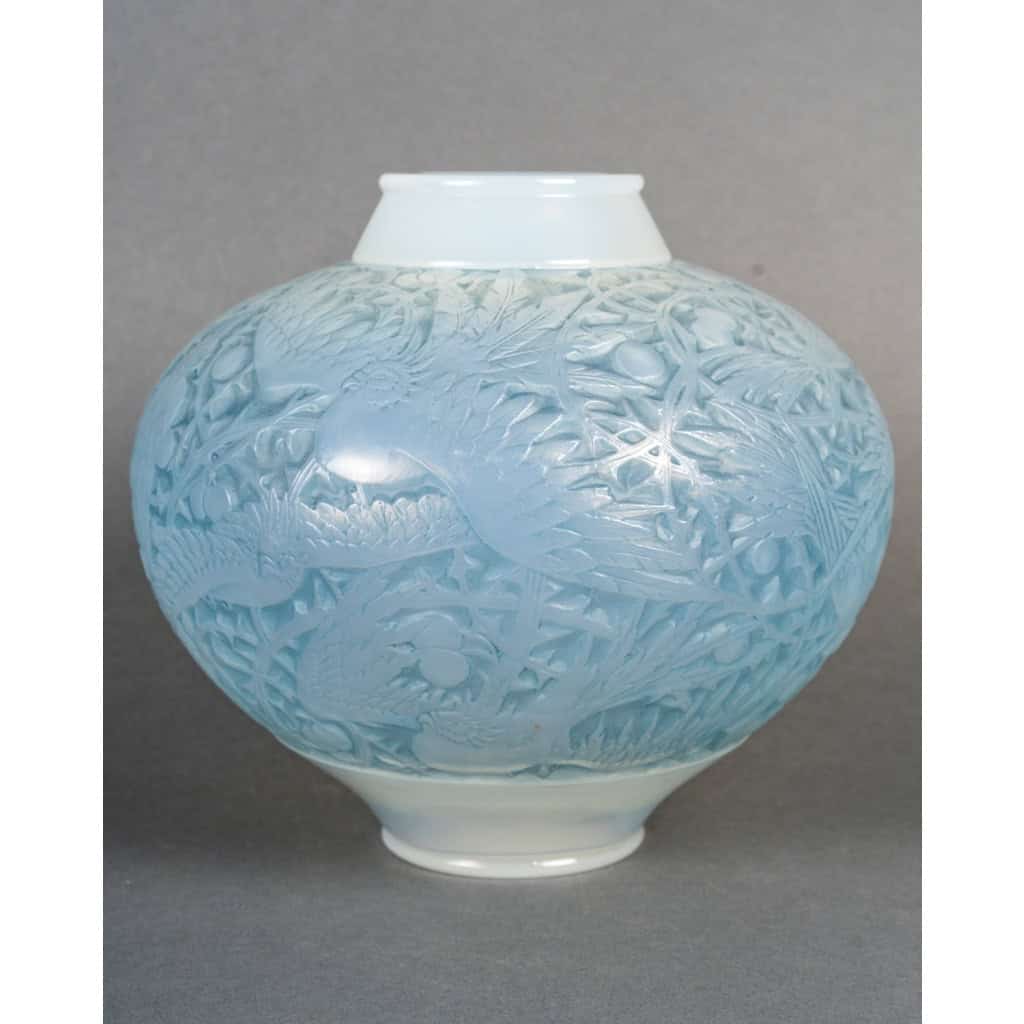 1924 René Lalique – Vase Aras Verre Opalescent Patiné Bleu 4
