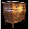 Commode 18è De Port Bois Naturel Ouvrant Trois Tiroirs Reposant Pieds Galbés Dessus Marbre 34