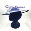 Chapeau – Capeline « Eliza » – Capeline formée saucer en sisal blanc et marine, agrémentée d une tige fleurie. 9