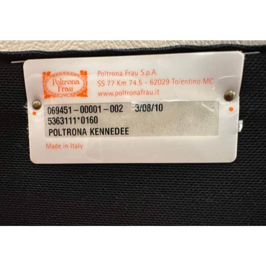 Jean-Marie Massaud pour Poltrona Frau Modèle Ferrari Kennedee Paire de fauteuils cuir 7