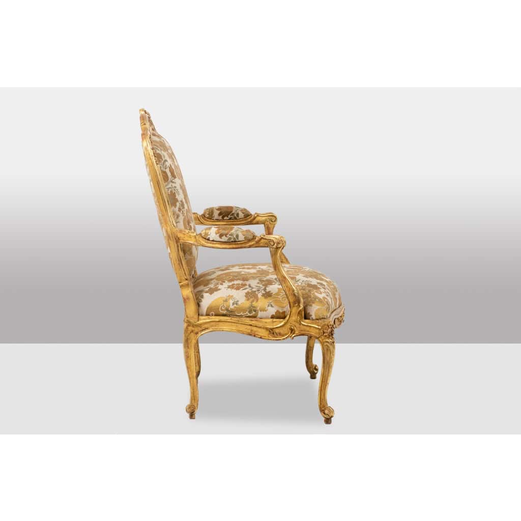 Fauteuil de style Louis XV, avec son dossier à la reine. Époque 1900-1950. LS5602435?M 5