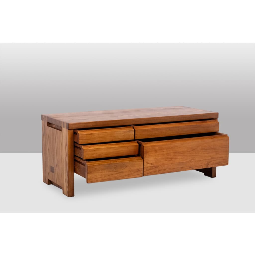 Pierre Chapo. Commode basse en orme blond. Circa 1970. LS64923507P 6
