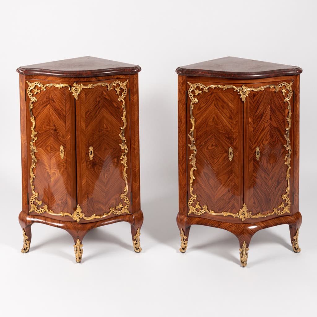 Paire d’encoignures d’époque Régence, XVIIIe 3