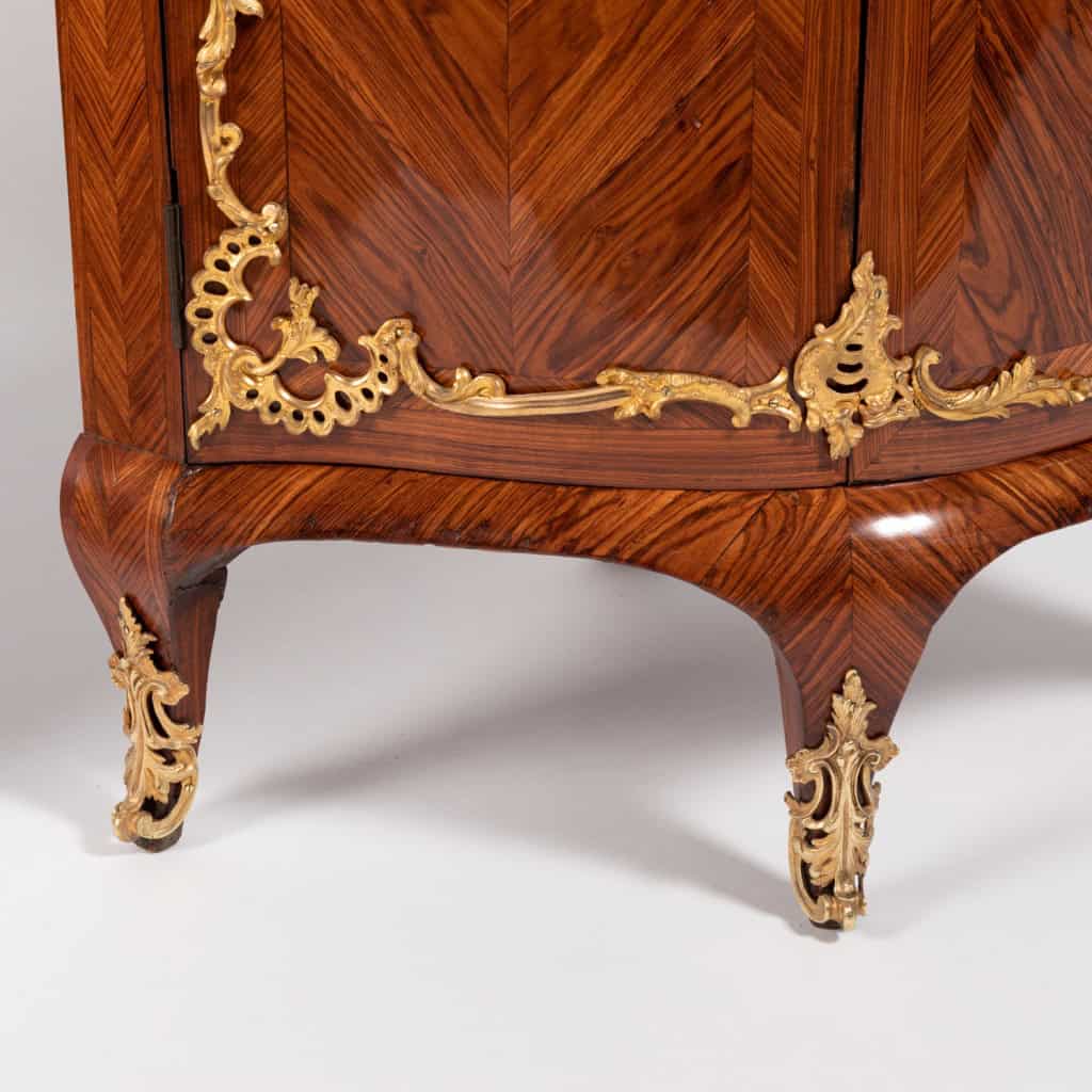 Paire d’encoignures d’époque Régence, XVIIIe 12