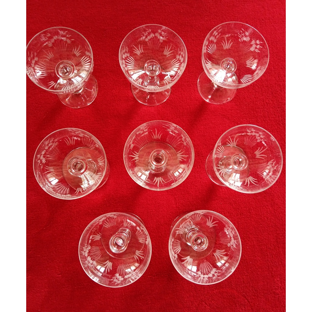 8 coupes en cristal ancien à champagne 8