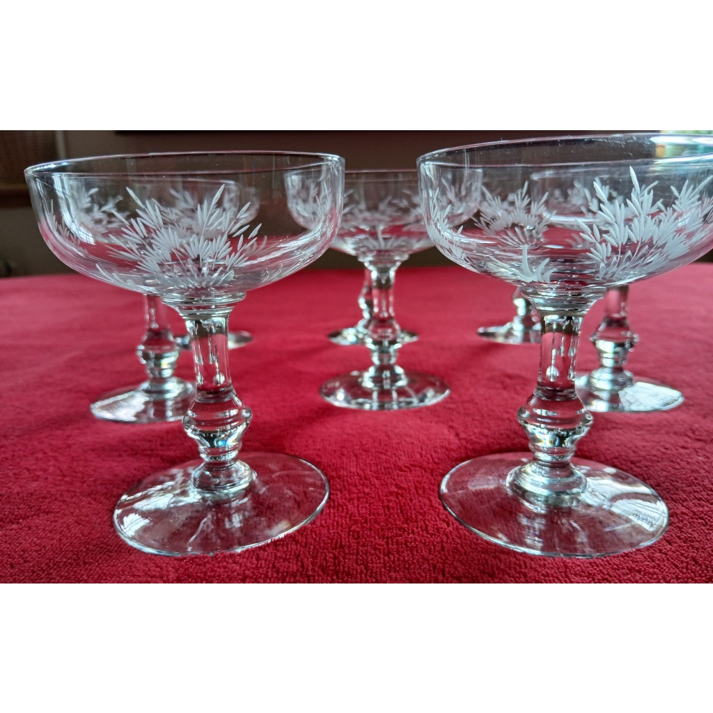 8 coupes en cristal ancien à champagne 6