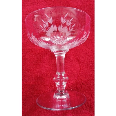 8 coupes en cristal ancien à champagne