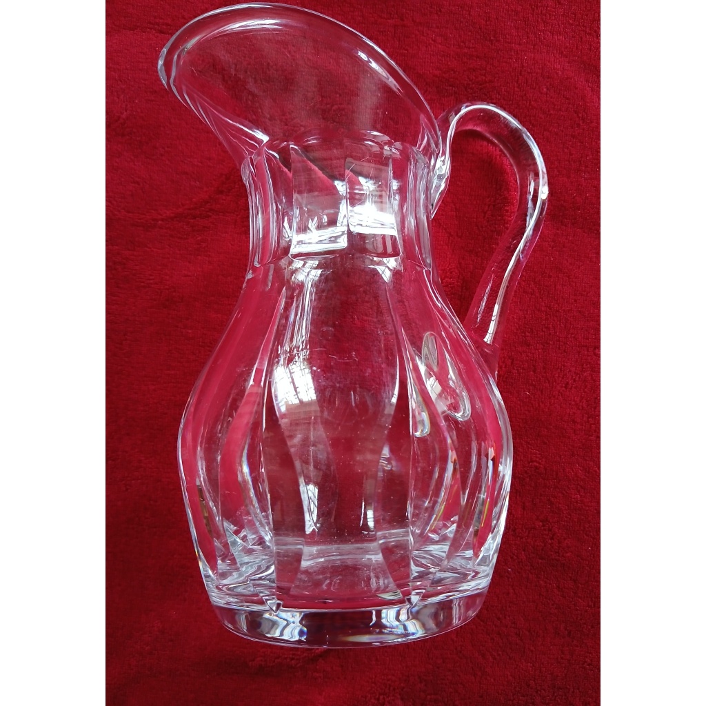 Un broc à eau en cristal signé Saint louis modèle Cerdagne 3