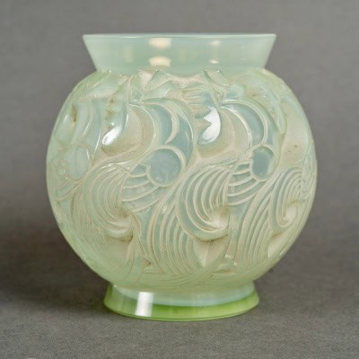 1931 René Lalique – Vase Le Mans Verre Vert Céladon Patiné Blanc