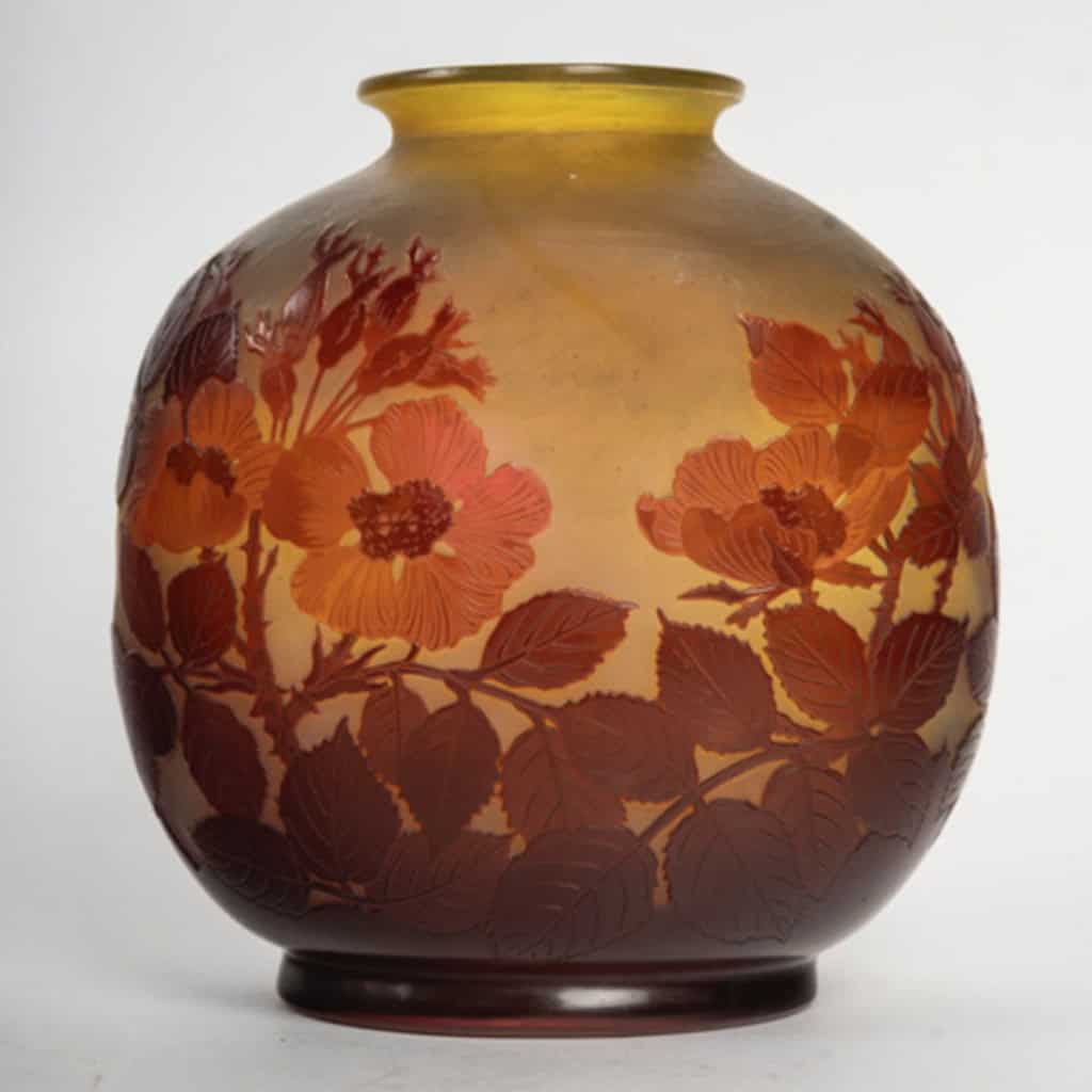 E Gallé Vase verre rouge et jaune 7