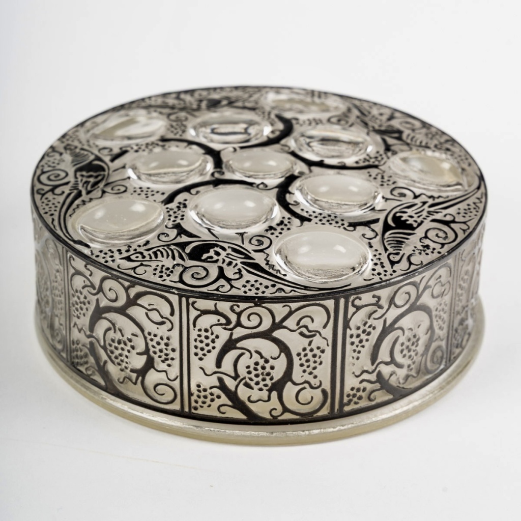 1926 René Lalique – Boîte Roger Verre Blanc Emaillé Noir 3