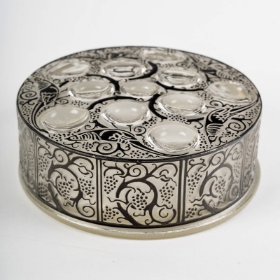 1926 René Lalique – Boîte Roger Verre Blanc Emaillé Noir
