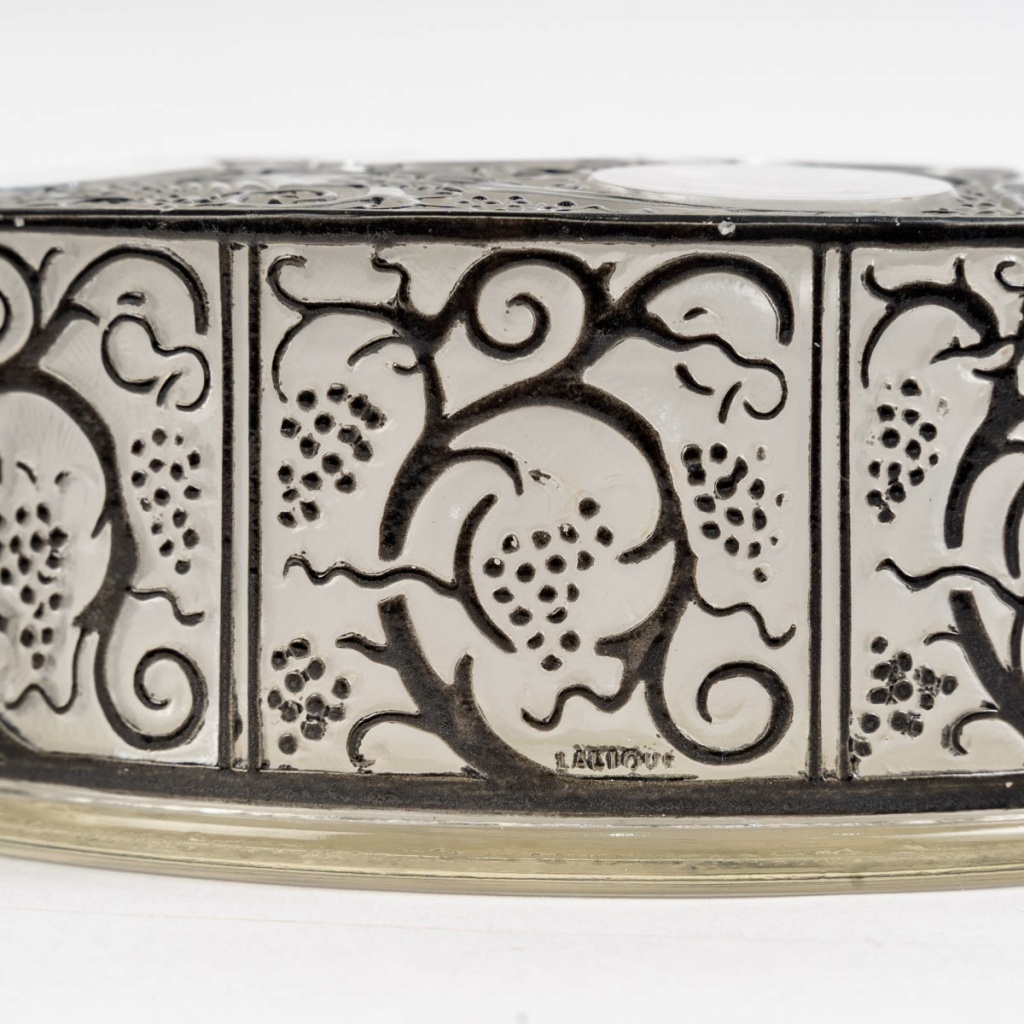 1926 René Lalique – Boîte Roger Verre Blanc Emaillé Noir 7