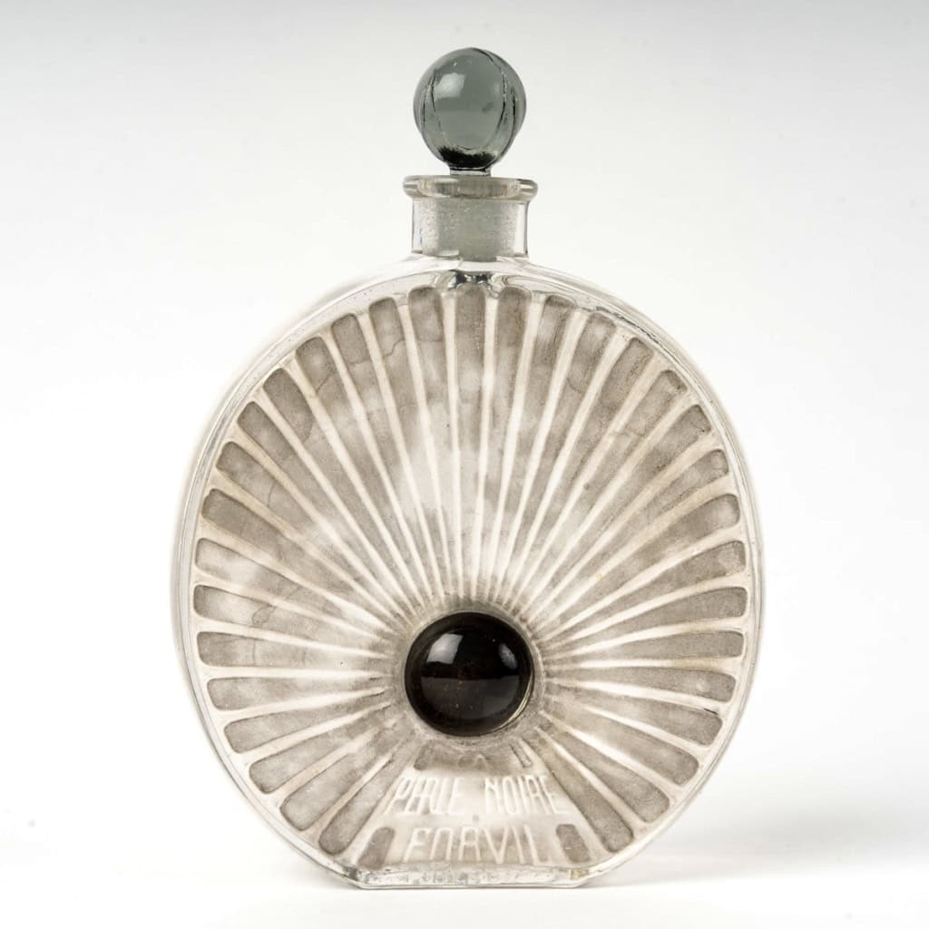 1922 René Lalique – Flacon La Perle Noire Verre Blanc Patiné Gris et Emaillé Noir pour Forvil 3