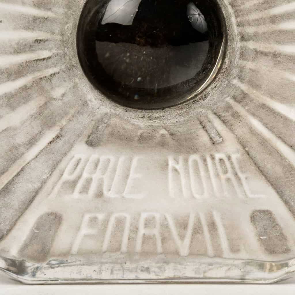1922 René Lalique – Flacon La Perle Noire Verre Blanc Patiné Gris et Emaillé Noir pour Forvil 8