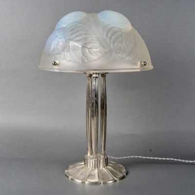 1921 René Lalique – Lampe Dahlias Verre Opalescent Et Bronze Nickelé
