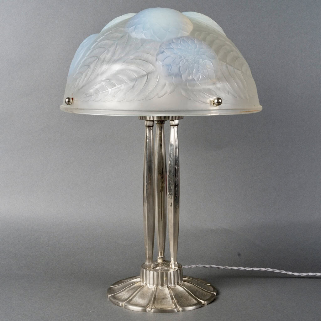 1921 René Lalique – Lampe Dahlias Verre Opalescent Et Bronze Nickelé 5
