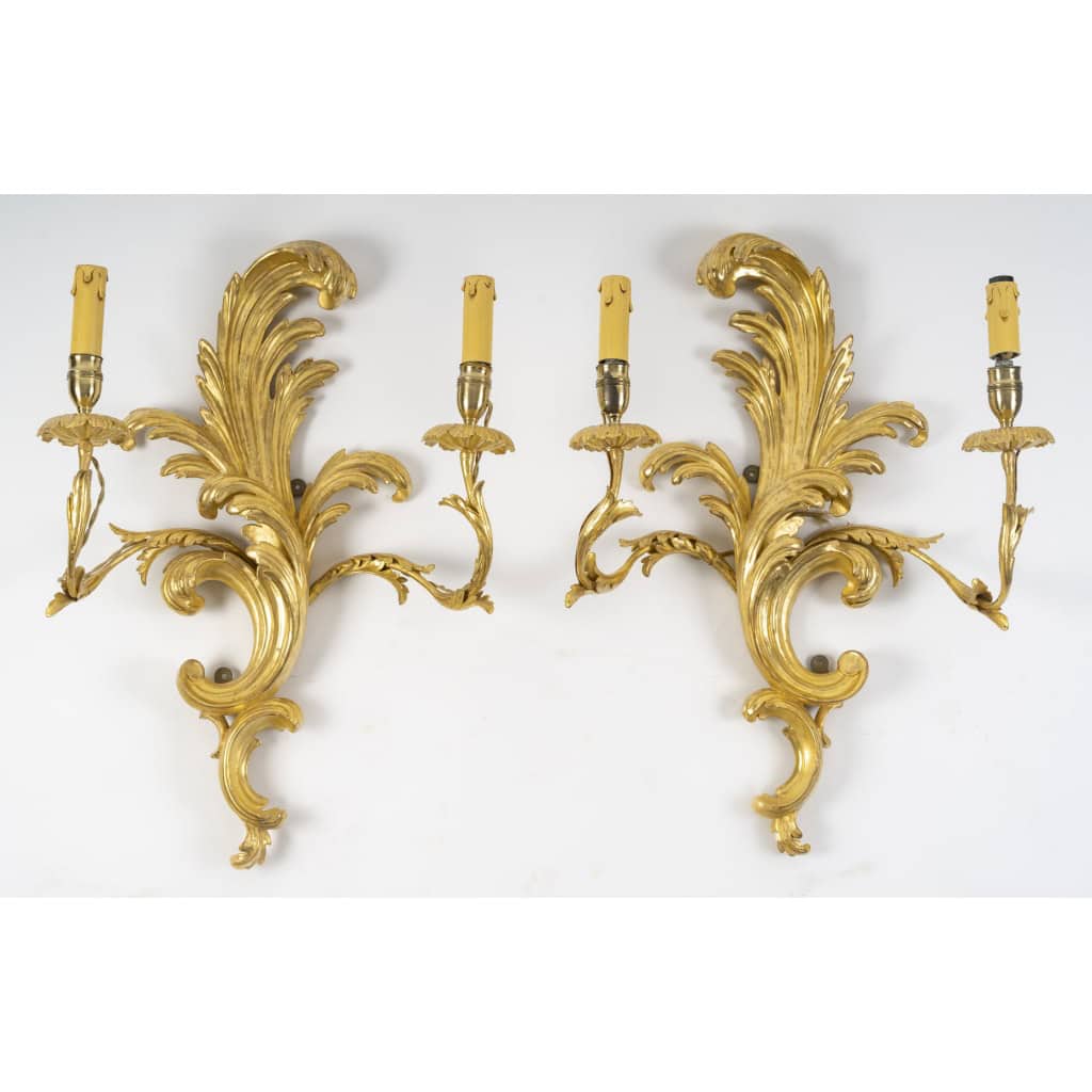 Suite de 4 appliques de style rocaille en bois sculpté et doré, circa 1900 8