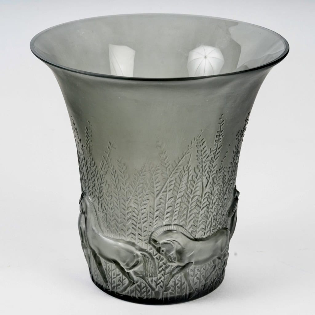 1930 René Lalique – Vase Chevaux Verre Gris Patiné Blanc 4