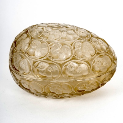 1929 René Lalique – Boîte Poussins Verre Blanc Patiné Sépia