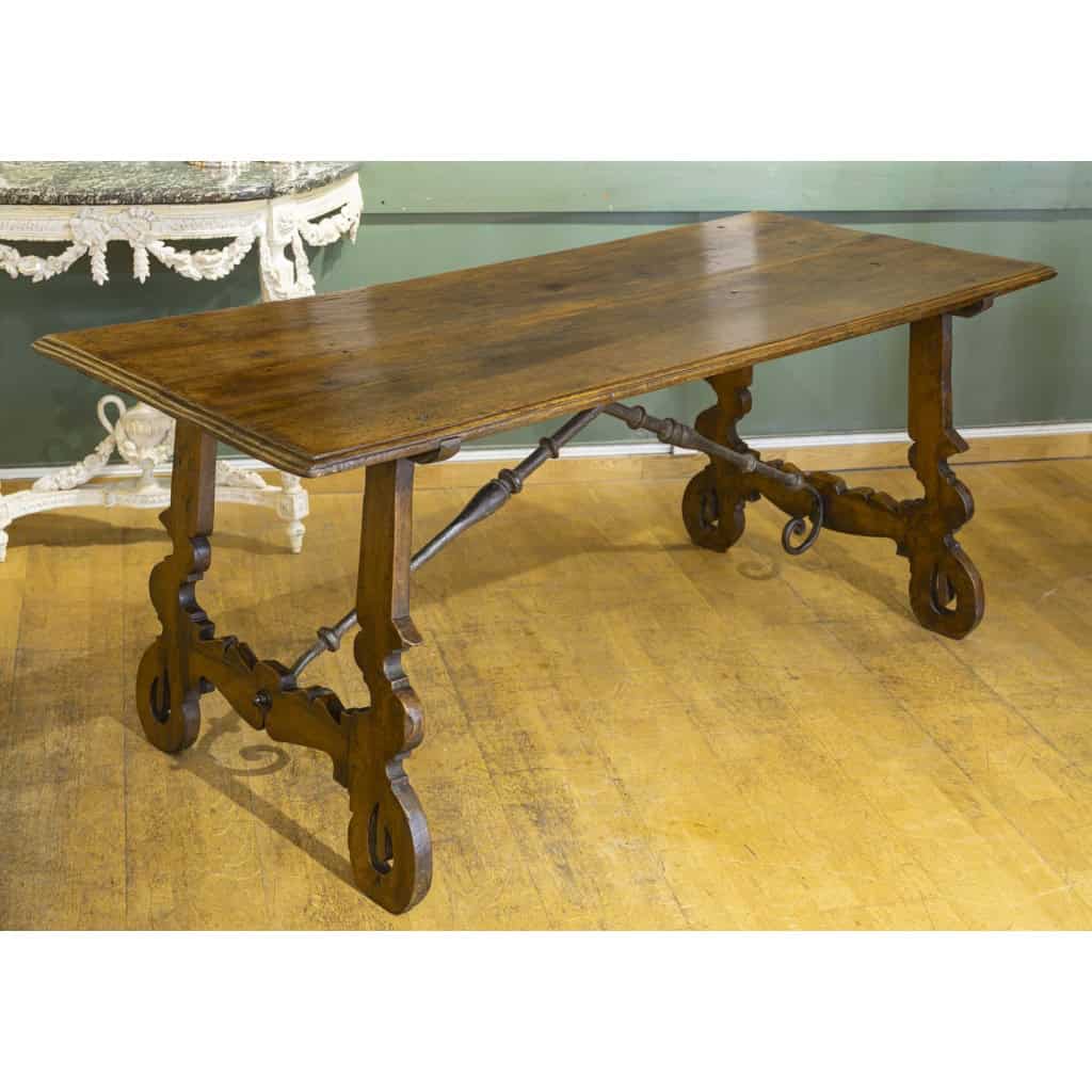 Table espagnole en noyer du 18ème siècle 3