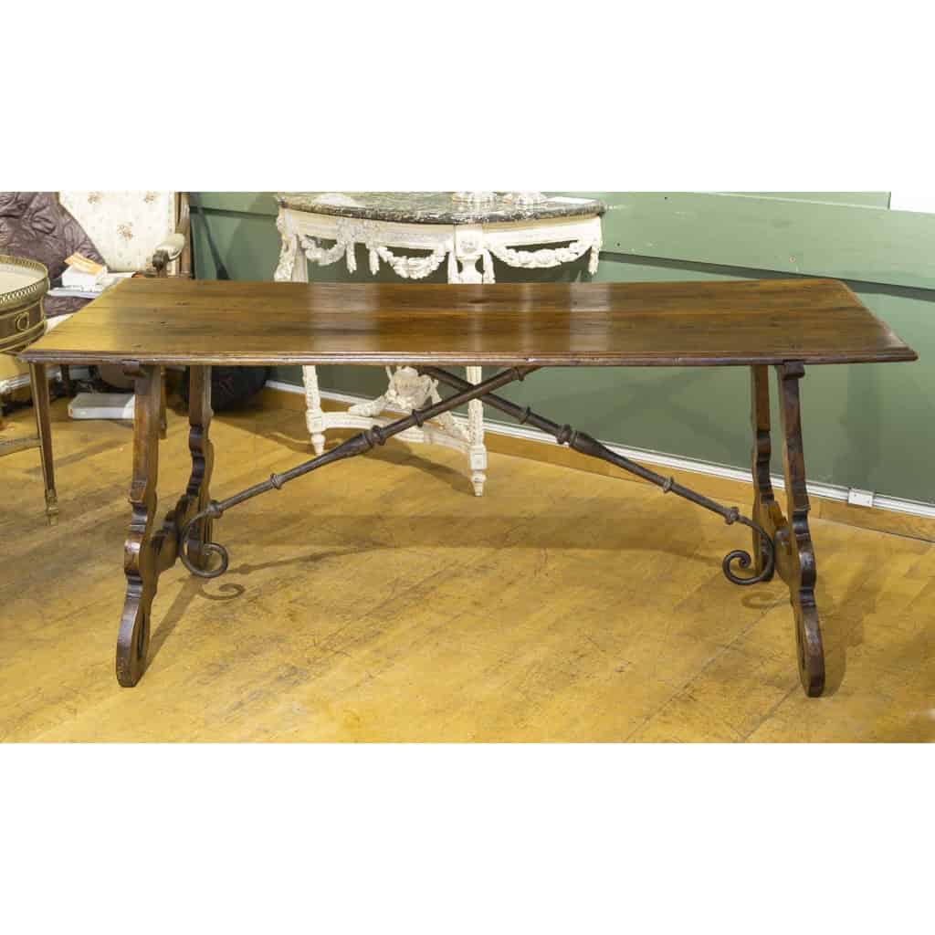 Table espagnole en noyer du 18ème siècle 4