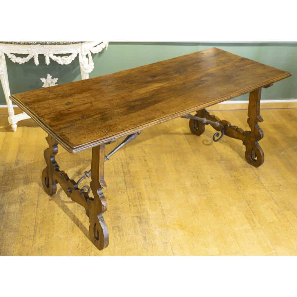 Table espagnole en noyer du 18ème siècle 7