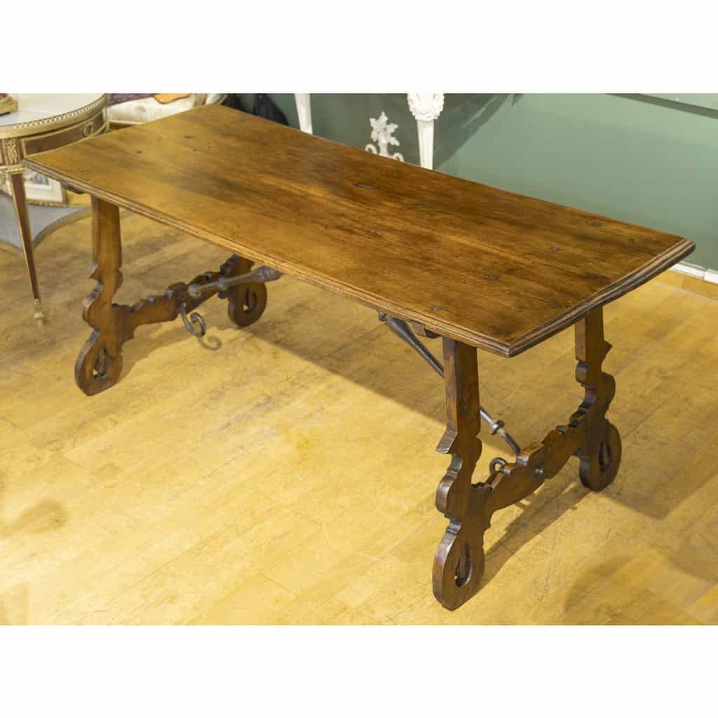 Table espagnole en noyer du 18ème siècle 8