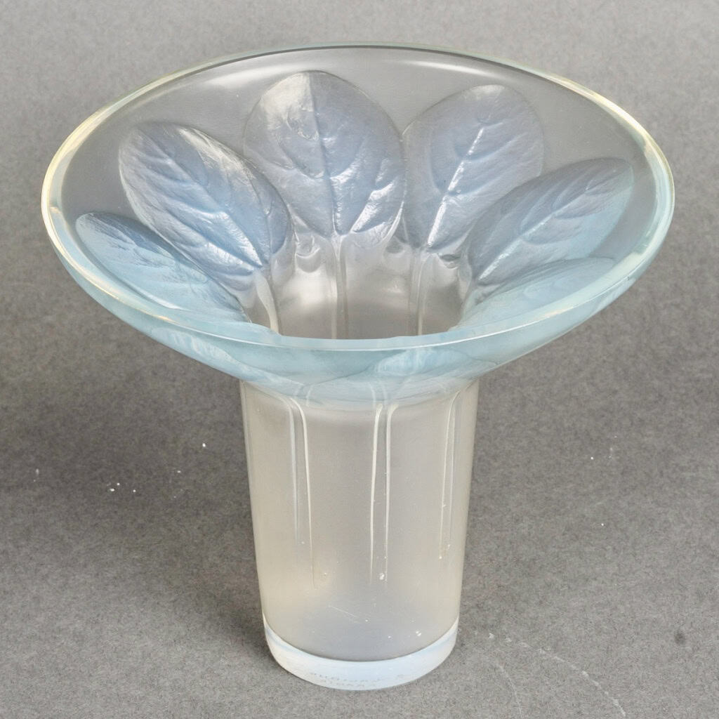 1921 René Lalique – Vase Violettes Verre Opalescent 4