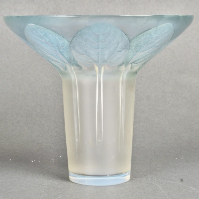 1921 René Lalique – Vase Violettes Verre Opalescent