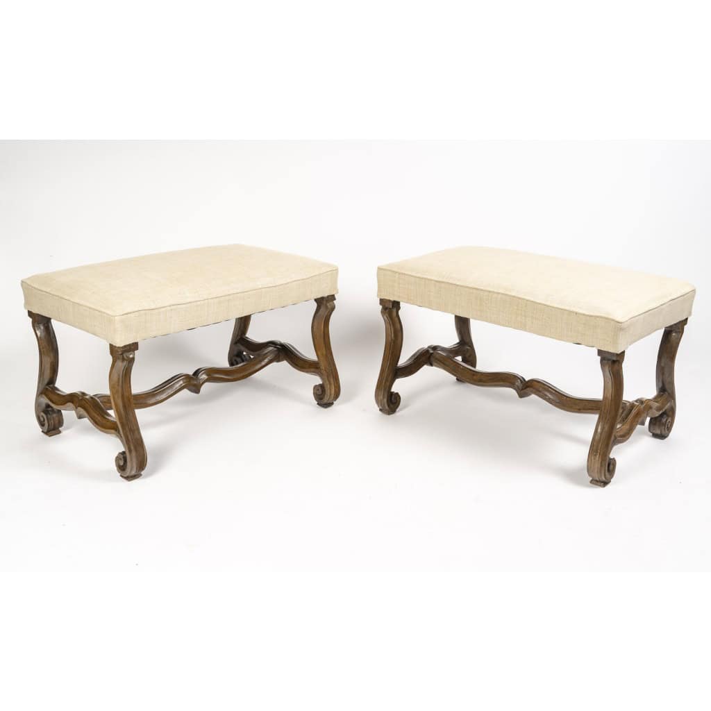 Paire de Tabourets en noyer Louis XIII du 18ème siècle 3