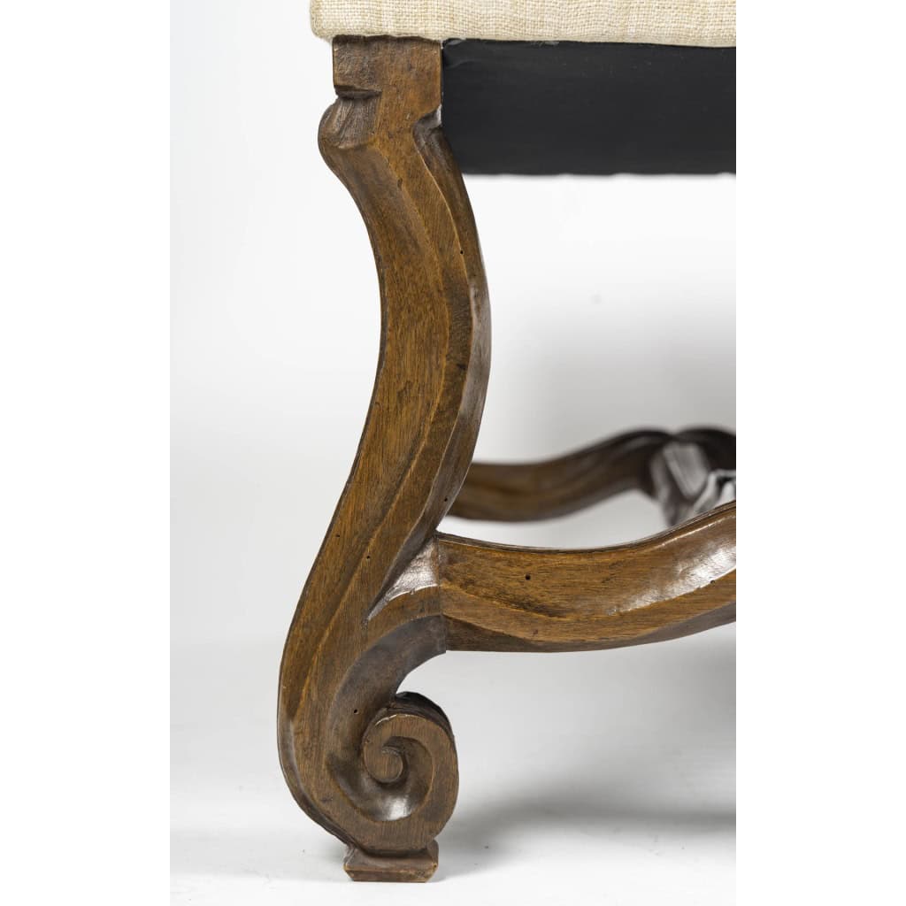 Paire de Tabourets en noyer Louis XIII du 18ème siècle 4