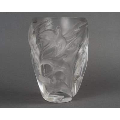 LALIQUE – Vase « Martinets », vers 1980–2000