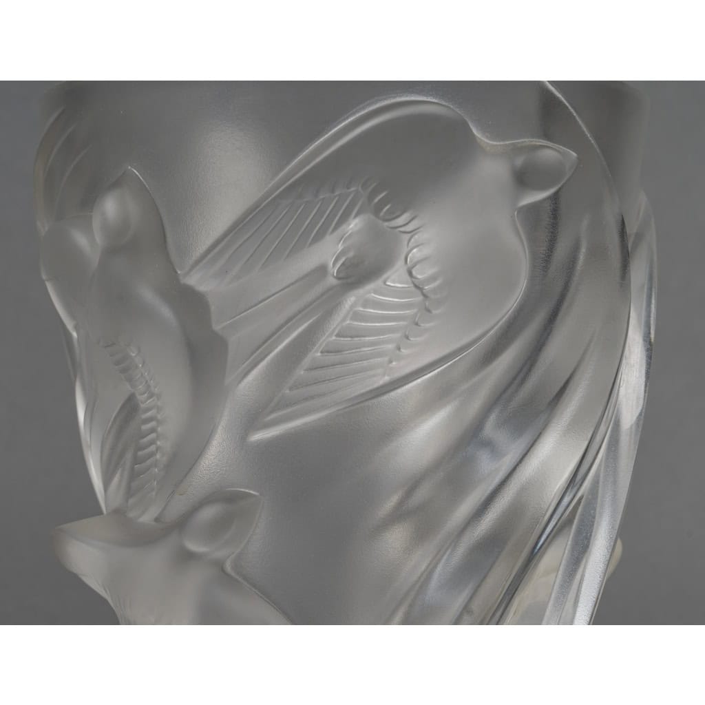 LALIQUE – Vase « Martinets », vers 1980–2000 10