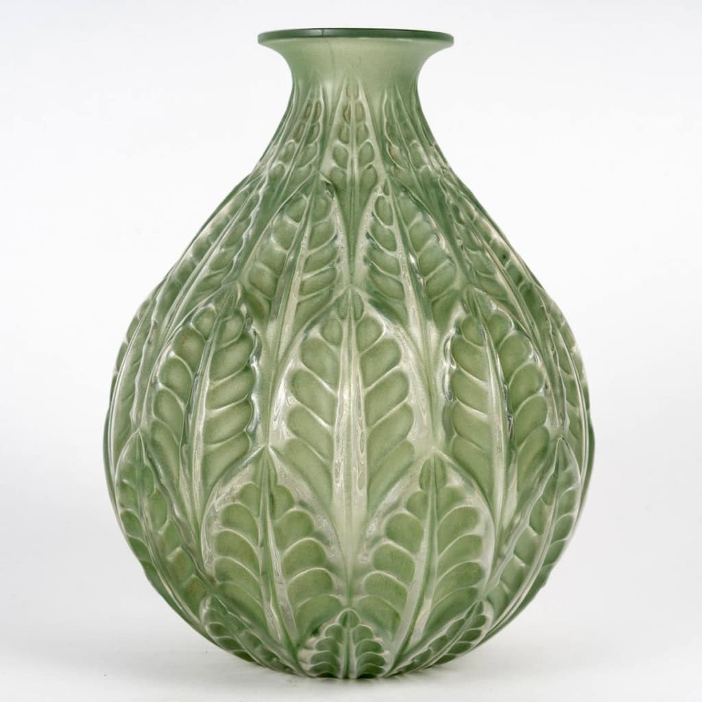 1927 René Lalique – Vase Malesherbes Verre Blanc Patiné Vert 3