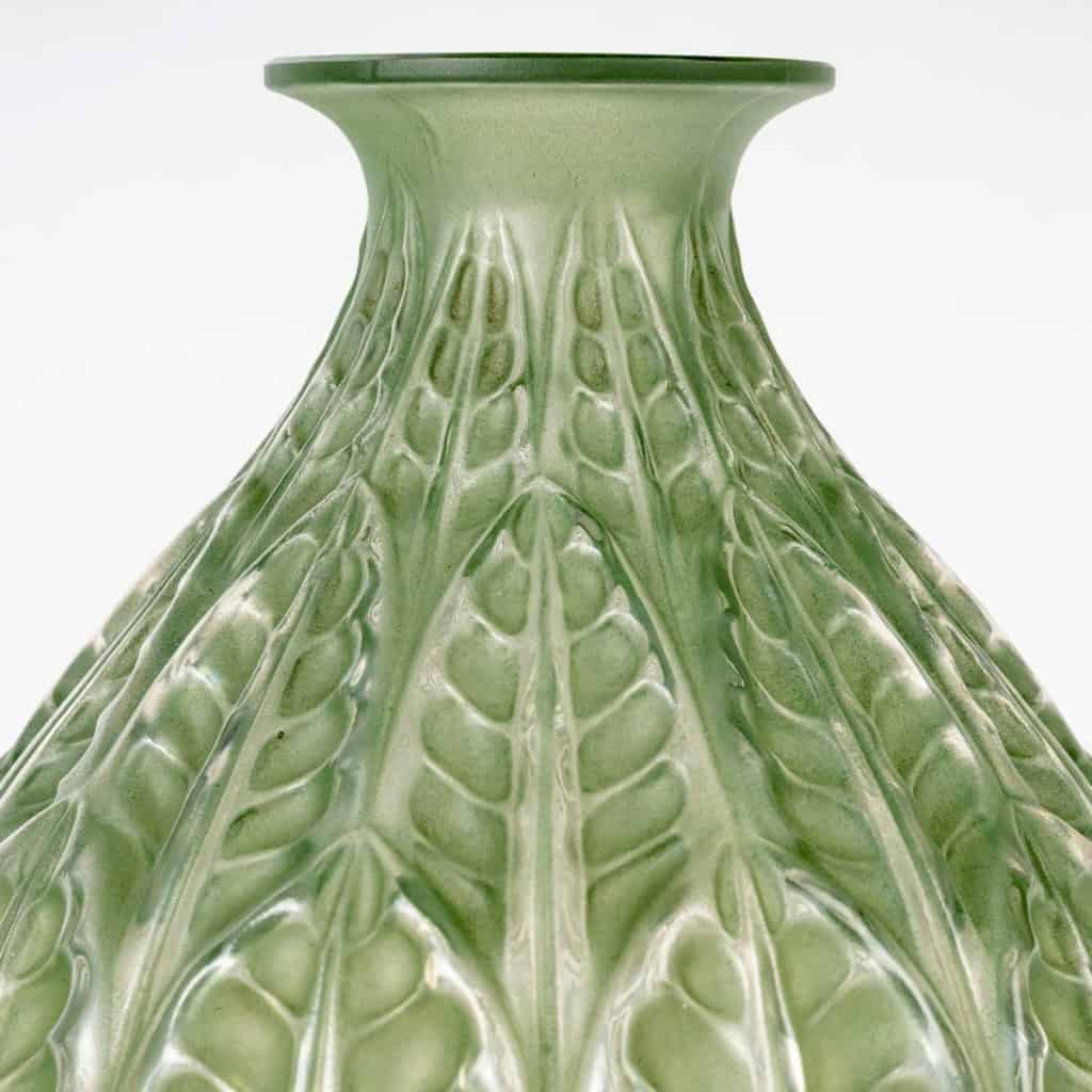 1927 René Lalique – Vase Malesherbes Verre Blanc Patiné Vert 5